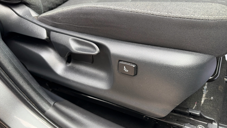 Toyota Yaris Cross 1.5 Hybrid Design 5dr CVT Hybrid Estate